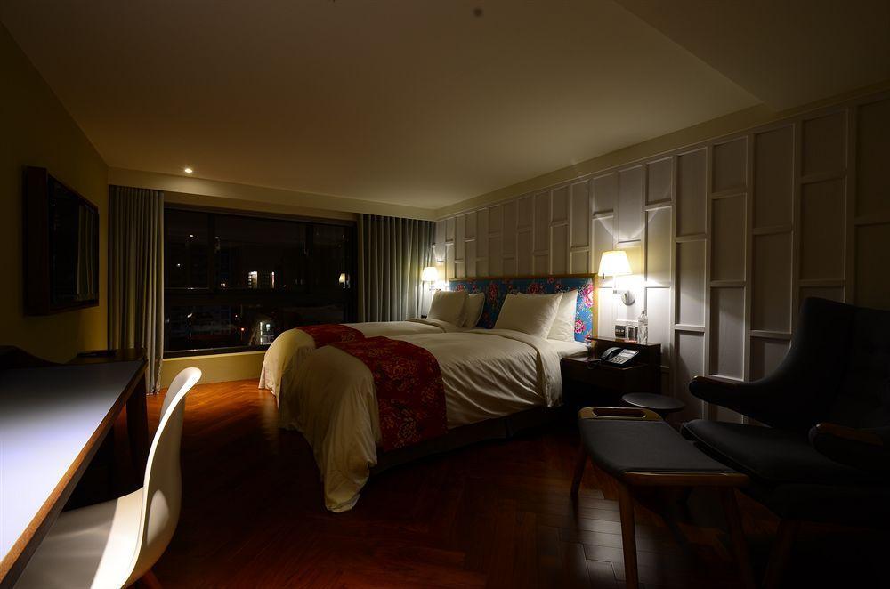Reddot Hotel Taichung Exterior photo