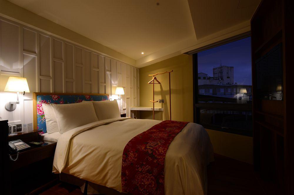 Reddot Hotel Taichung Exterior photo
