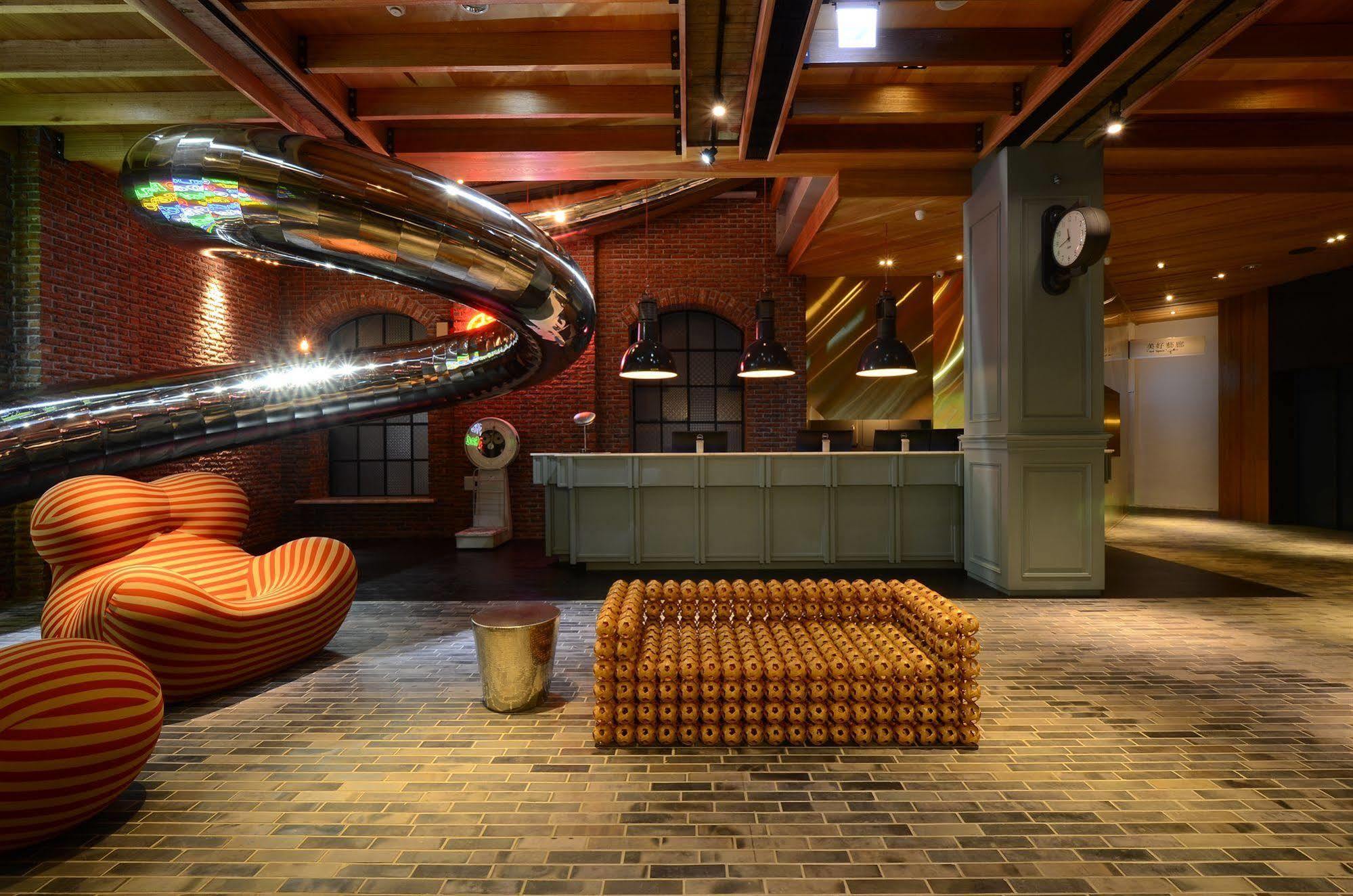 Reddot Hotel Taichung Exterior photo