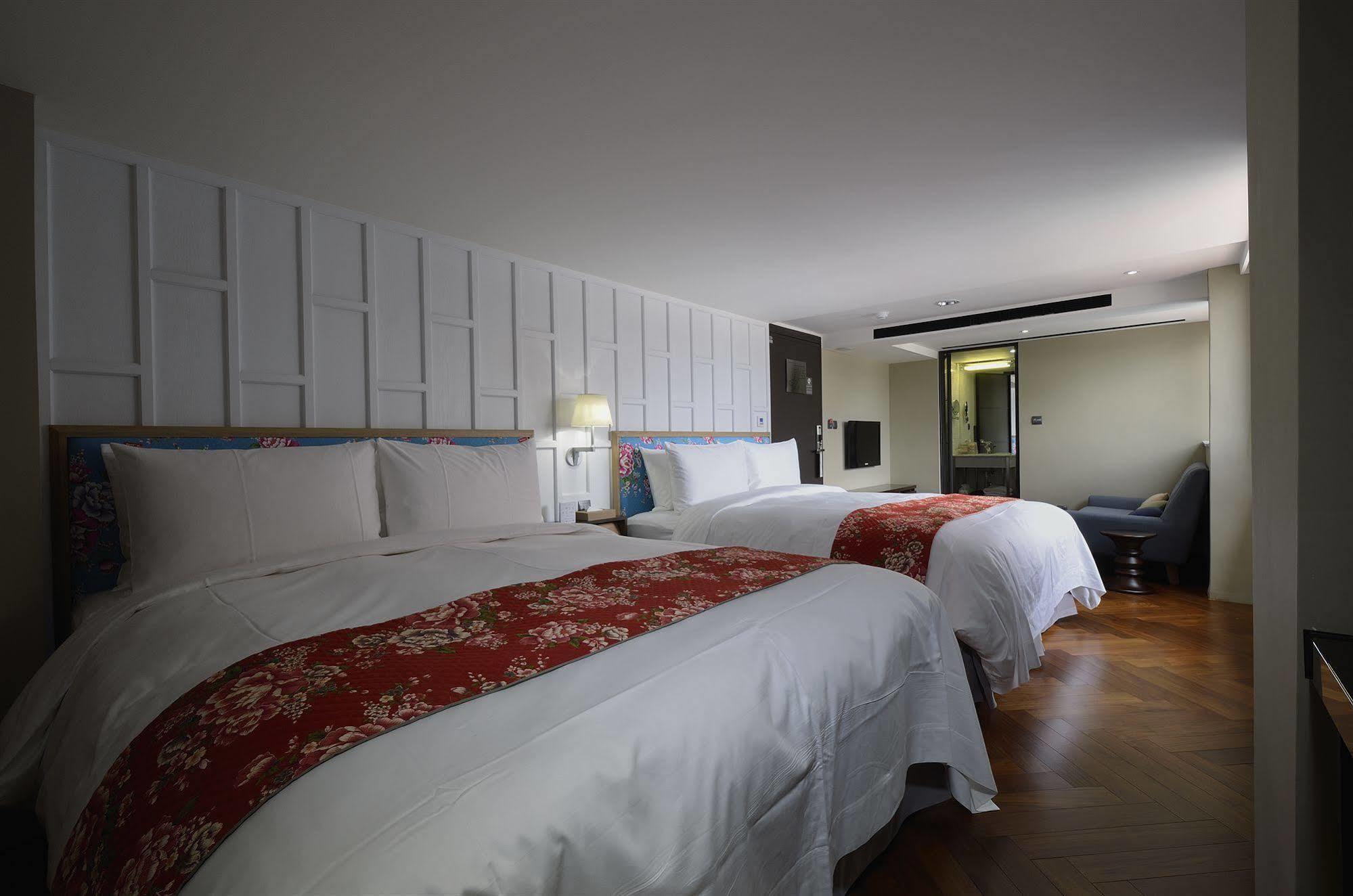 Reddot Hotel Taichung Exterior photo